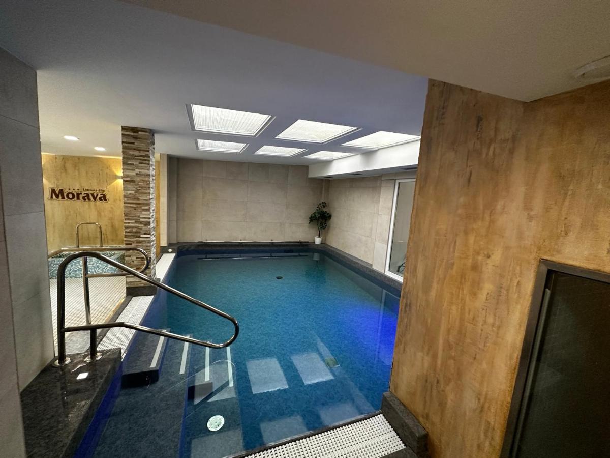 Ld Morava Hotel Karlovy Vary Kültér fotó