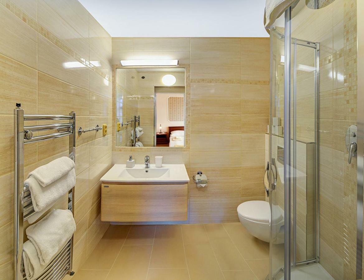 Ld Morava Hotel Karlovy Vary Kültér fotó